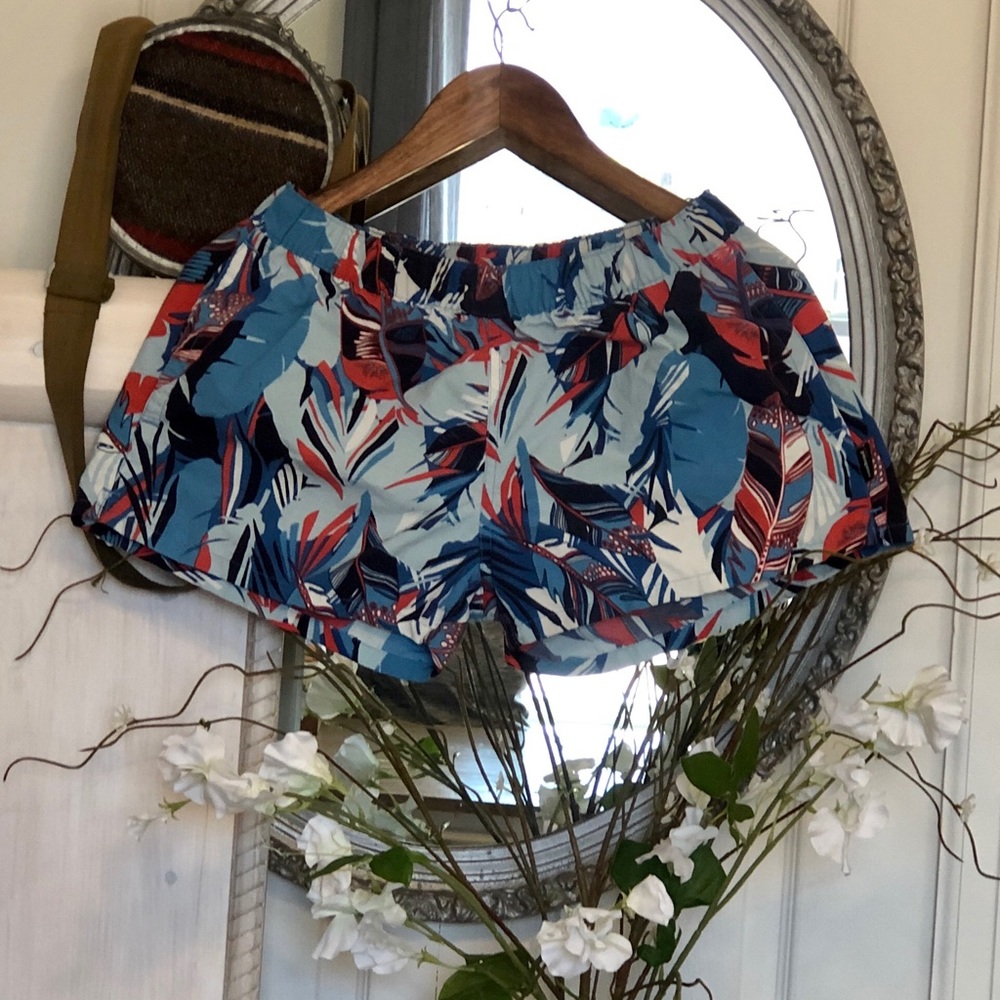 Patagonia W’s Barely Baggies-2.5”